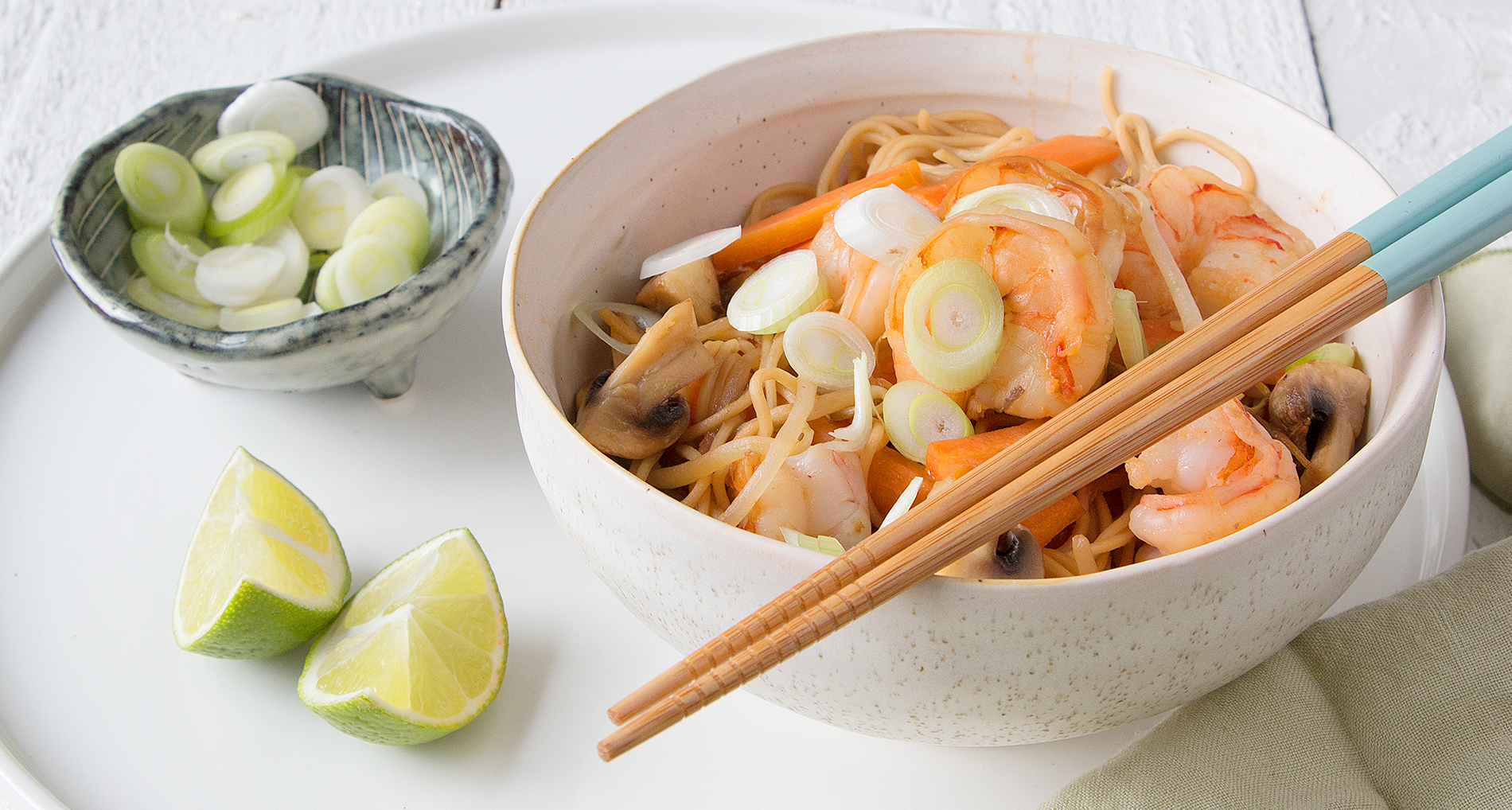 Chow Mein (recette facile de nouilles sautées aux légumes) - Free The Pickle
