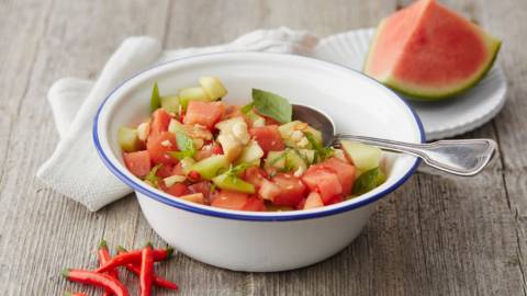 Salade de melon à la tomate et au piment