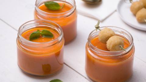 Soupe épicée aux carottes et croquettes de fromage