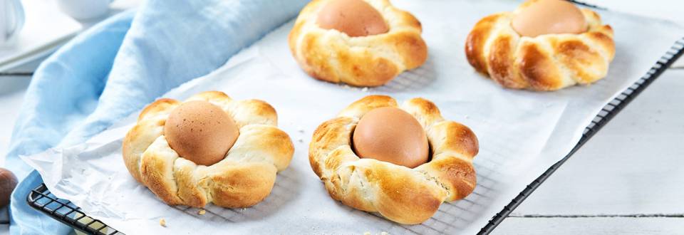 Mini couronnes de Pâques avec œuf 