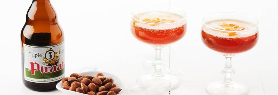 Cocktail à la bière avec Piraat, vermouth rouge et blanc